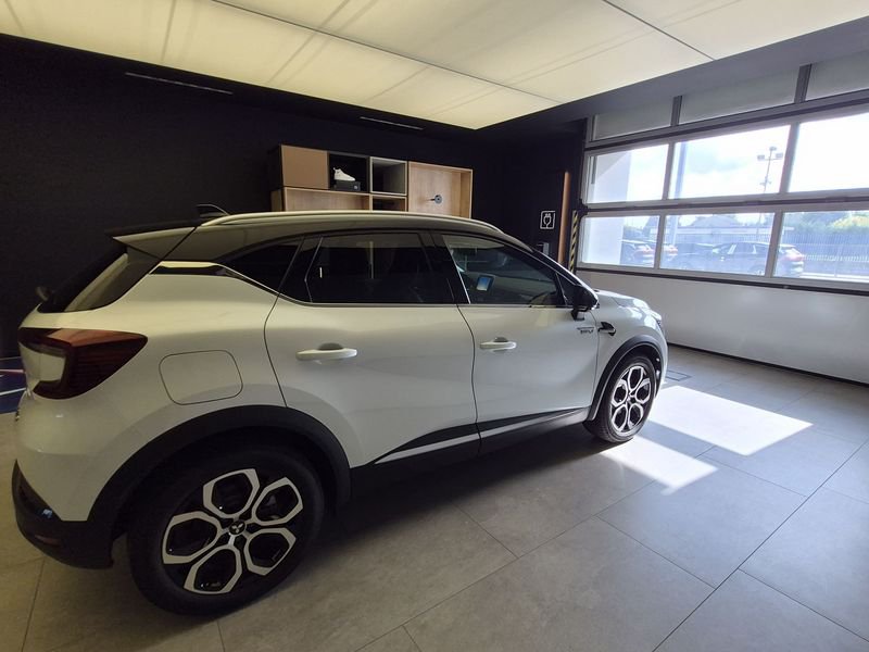 https://cdn-dk.caraffinity.it/dealer/datafiles/vehicle/images/800/11154/HnFmsFi1ABFFhpK7.jpg
