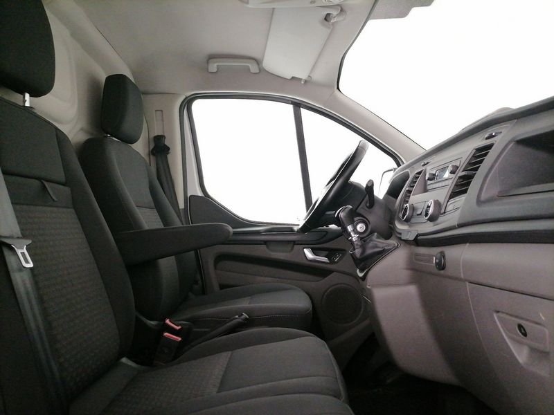 https://cdn-dk.caraffinity.it/dealer/datafiles/vehicle/images/800/1309/4iPYNVjNlaxu2r8y.jpeg