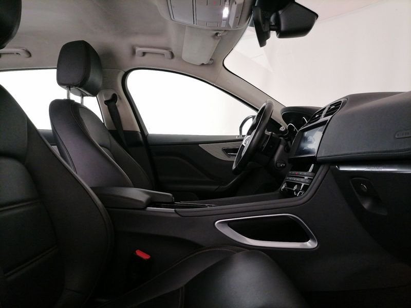 https://cdn-dk.caraffinity.it/dealer/datafiles/vehicle/images/800/1309/5iYQODXRf4y34pMe.jpeg