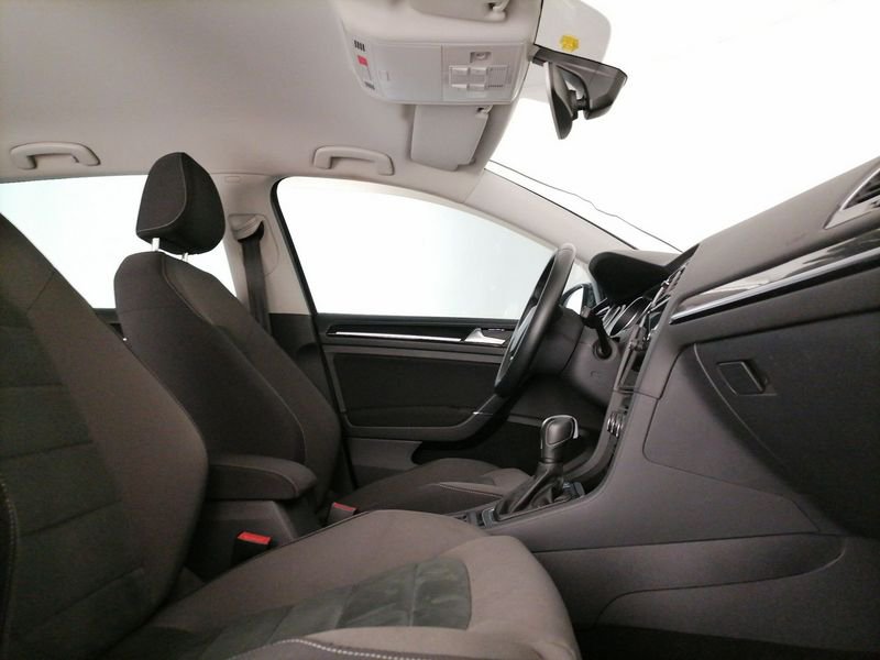 https://cdn-dk.caraffinity.it/dealer/datafiles/vehicle/images/800/1309/5lTCYOBQ46IDtCPQ.jpeg