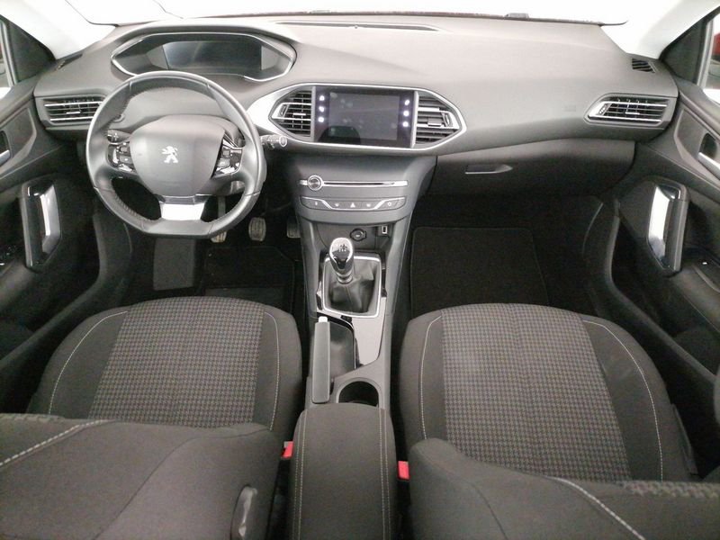 https://cdn-dk.caraffinity.it/dealer/datafiles/vehicle/images/800/1309/6xFrjvg7cHTg7t9q.jpeg