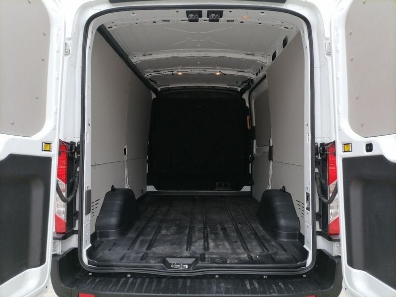 https://cdn-dk.caraffinity.it/dealer/datafiles/vehicle/images/800/1309/7UierbfneYhZw8Vc.jpeg