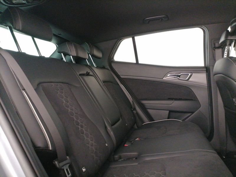https://cdn-dk.caraffinity.it/dealer/datafiles/vehicle/images/800/1309/AAaIB6oO4sLgfVUS.jpeg