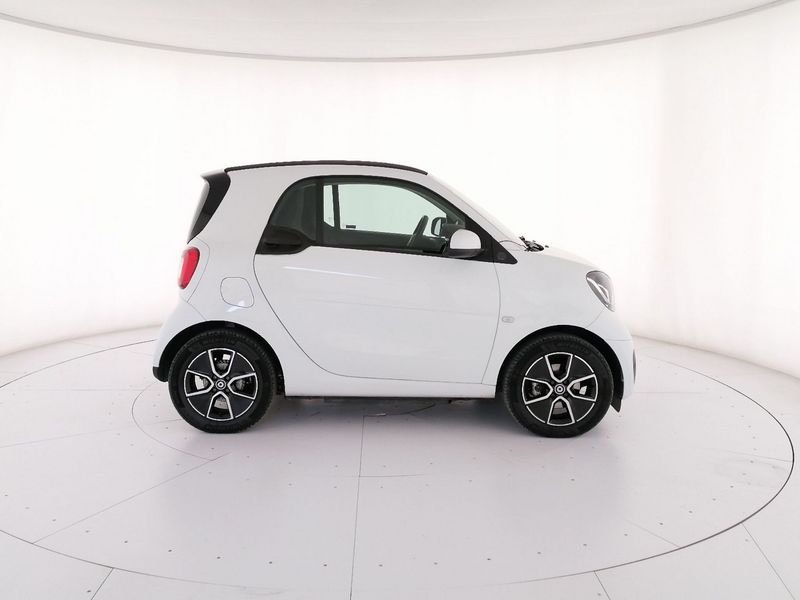 https://cdn-dk.caraffinity.it/dealer/datafiles/vehicle/images/800/1309/CFcl23DBBSNTXkkt.jpeg
