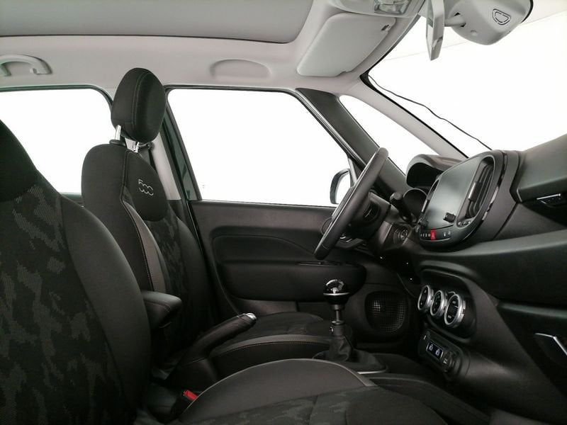 https://cdn-dk.caraffinity.it/dealer/datafiles/vehicle/images/800/1309/PozY1pZfQFE0J526.jpeg