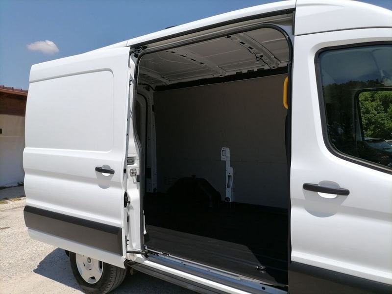 https://cdn-dk.caraffinity.it/dealer/datafiles/vehicle/images/800/1309/TepviztEPisPRR1z.jpeg