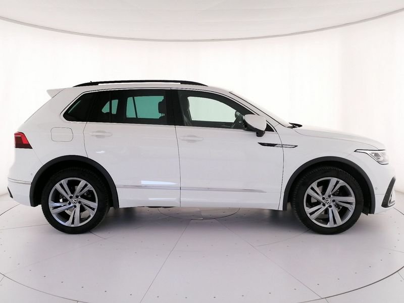 https://cdn-dk.caraffinity.it/dealer/datafiles/vehicle/images/800/1309/VSJLiBtWyeV8MhFj.jpeg