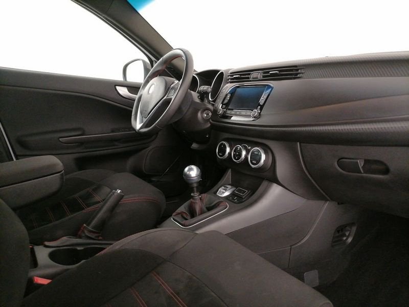 https://cdn-dk.caraffinity.it/dealer/datafiles/vehicle/images/800/1309/ZDO72f1AfWluwSua.jpeg