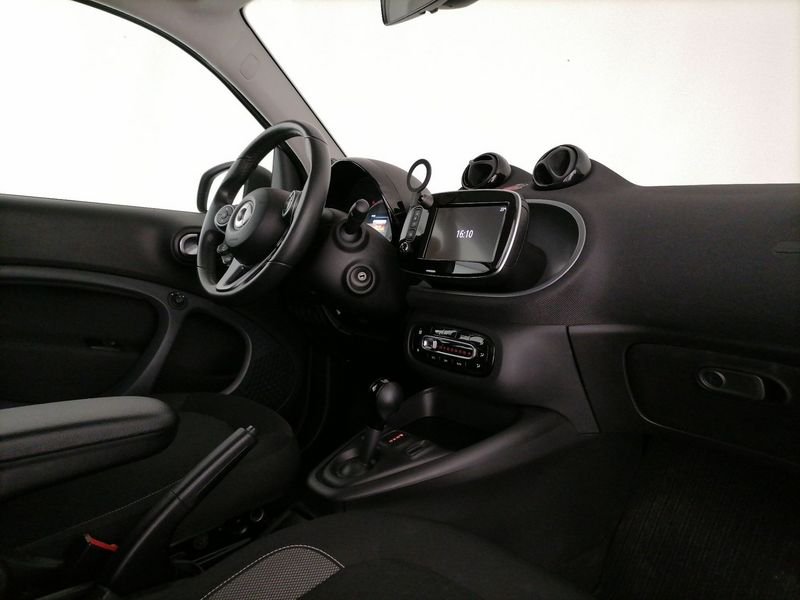https://cdn-dk.caraffinity.it/dealer/datafiles/vehicle/images/800/1309/Zv3hwTs5XmsbrcCQ.jpeg