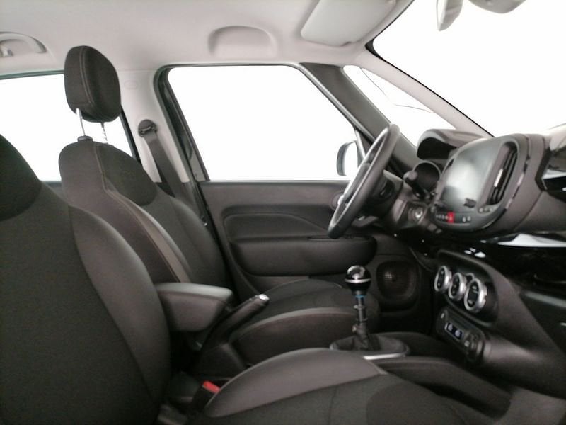 https://cdn-dk.caraffinity.it/dealer/datafiles/vehicle/images/800/1309/fbK6mhH54MJYMizH.jpeg