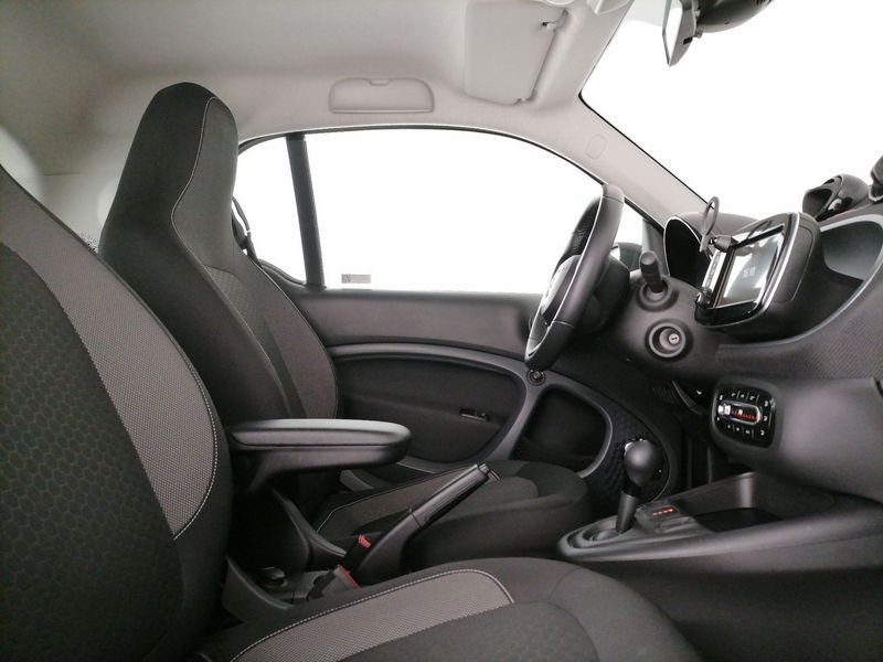 https://cdn-dk.caraffinity.it/dealer/datafiles/vehicle/images/800/1309/gL5Vh4hotwI1To0h.jpeg
