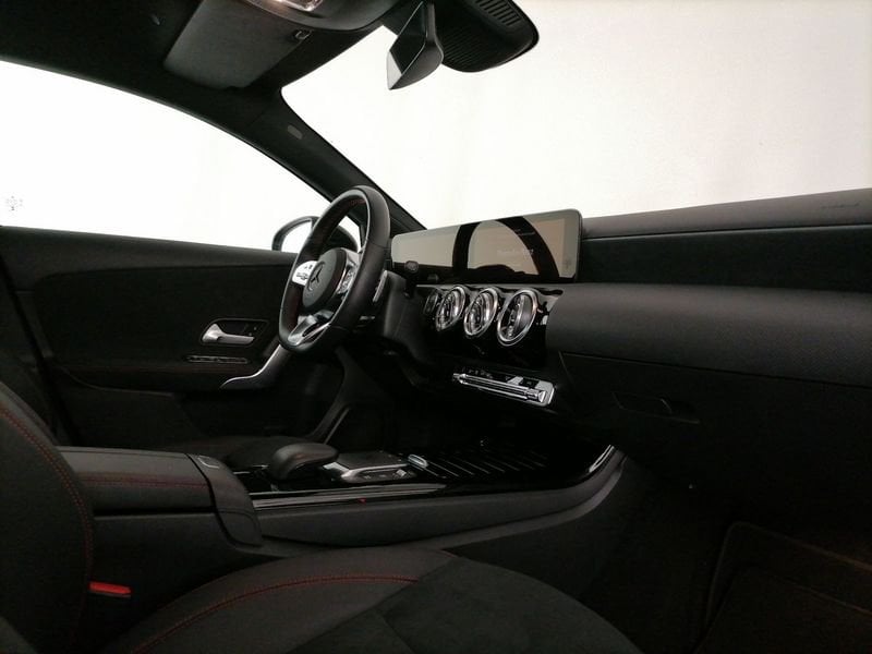https://cdn-dk.caraffinity.it/dealer/datafiles/vehicle/images/800/1309/jaHEIyld8npXB2BU.jpeg