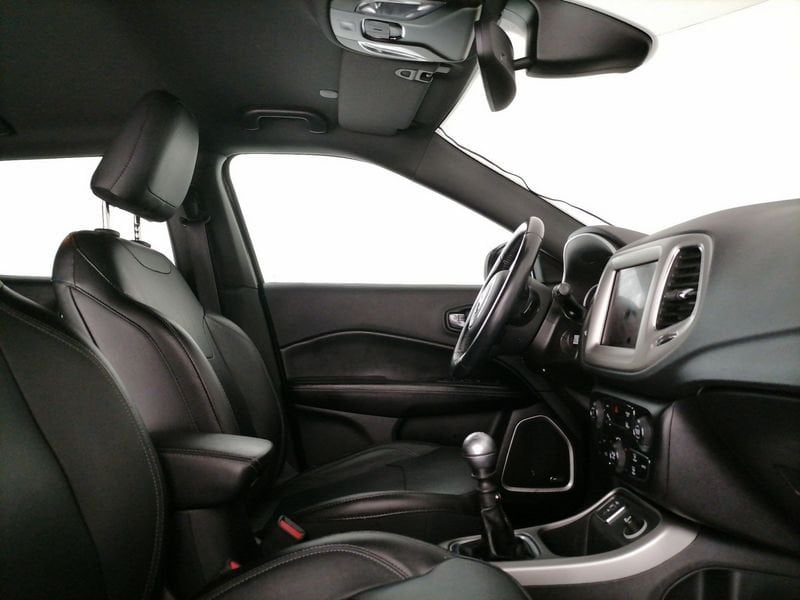 https://cdn-dk.caraffinity.it/dealer/datafiles/vehicle/images/800/1309/lActFHHZJMr8KS9V.jpeg
