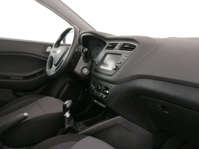 https://cdn-dk.caraffinity.it/dealer/datafiles/vehicle/images/800/1309/lFQxrmzFAJDrT8CR.jpeg