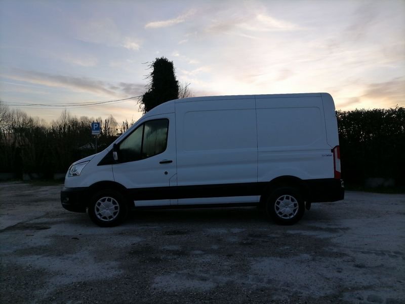 https://cdn-dk.caraffinity.it/dealer/datafiles/vehicle/images/800/1309/v5rIkG6zFdNVMmbY.jpeg