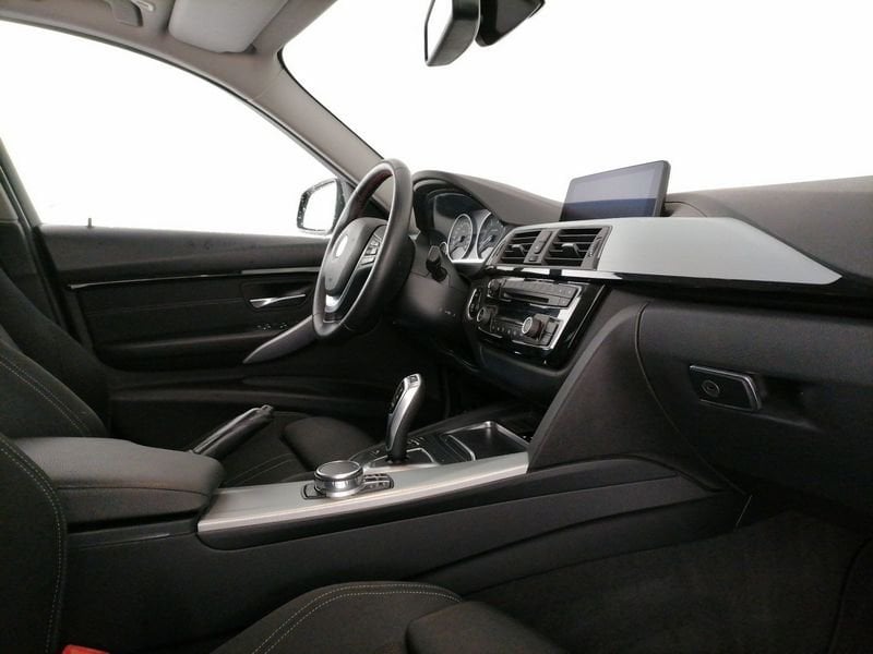 https://cdn-dk.caraffinity.it/dealer/datafiles/vehicle/images/800/1309/yey6XtptrSSXSFXY.jpeg