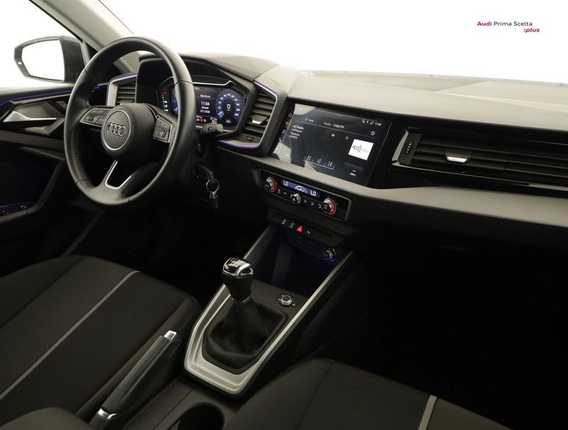 https://cdn-dk.caraffinity.it/dealer/datafiles/vehicle/images/800/1334/0RcUTalqBggxBxnH.jpeg?opacity=0&size=100&position=BOTTOM_CENTER&border=0&watermark=%2Fdealer%2Fdatafiles%2Fvehicle%2Fimages%2Fwatermark%2F1334%2F0cdce9f1-3b9c-4b85-88e2-fd43543cd032.png