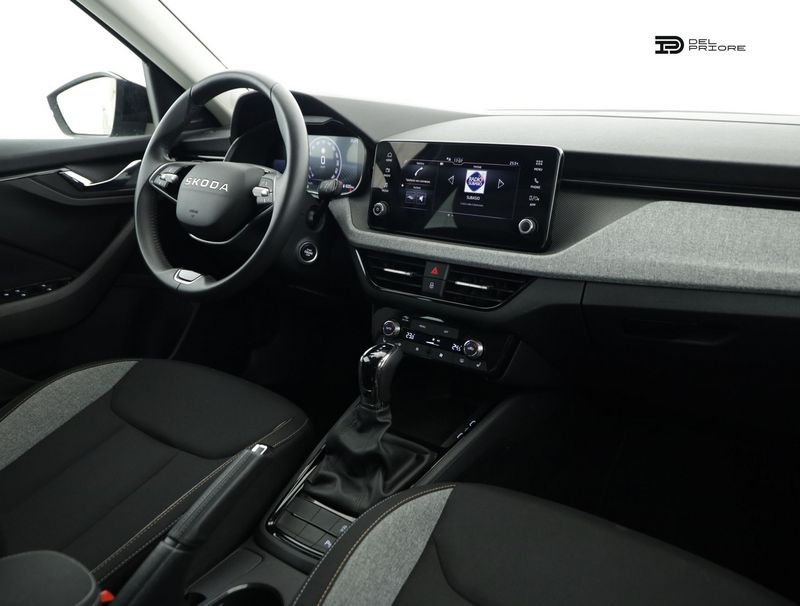https://cdn-dk.caraffinity.it/dealer/datafiles/vehicle/images/800/1334/0tI58GWMZrbziNnu.jpeg?opacity=0&size=100&position=BOTTOM_CENTER&border=0&watermark=%2Fdealer%2Fdatafiles%2Fvehicle%2Fimages%2Fwatermark%2F1334%2F0cdce9f1-3b9c-4b85-88e2-fd43543cd032.png