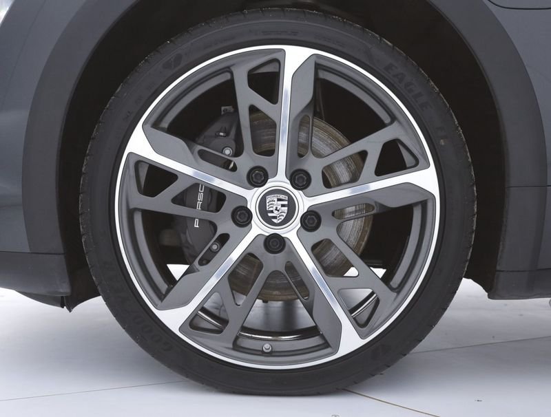 https://cdn-dk.caraffinity.it/dealer/datafiles/vehicle/images/800/1334/1672911813811.jpeg?opacity=0&size=100&position=BOTTOM_CENTER&border=0&watermark=%2Fdealer%2Fdatafiles%2Fvehicle%2Fimages%2Fwatermark%2F1334%2F0cdce9f1-3b9c-4b85-88e2-fd43543cd032.png