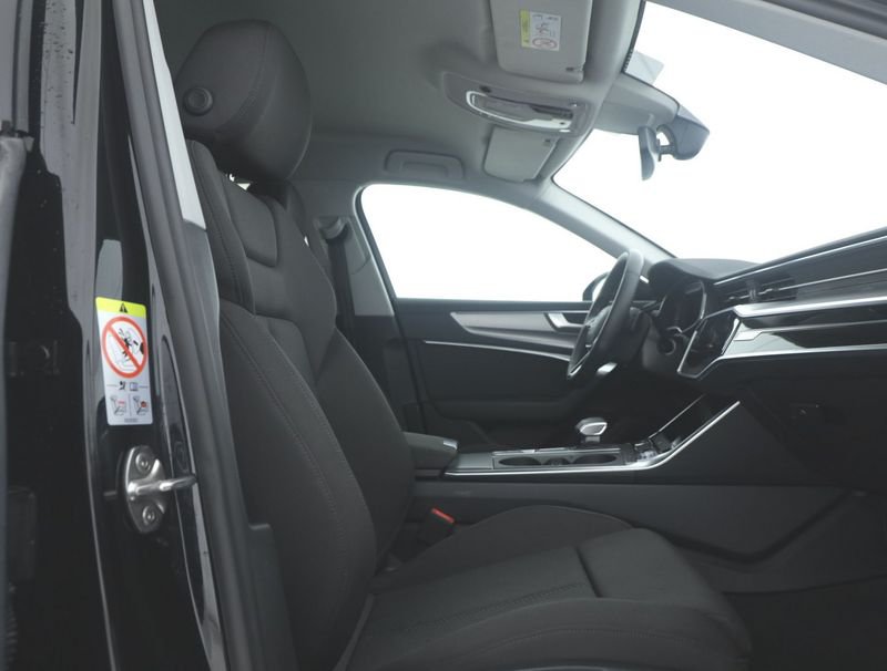 https://cdn-dk.caraffinity.it/dealer/datafiles/vehicle/images/800/1334/2XQECVFksZnmxZW9.jpeg?opacity=0&size=100&position=BOTTOM_CENTER&border=0&watermark=%2Fdealer%2Fdatafiles%2Fvehicle%2Fimages%2Fwatermark%2F1334%2F0cdce9f1-3b9c-4b85-88e2-fd43543cd032.png