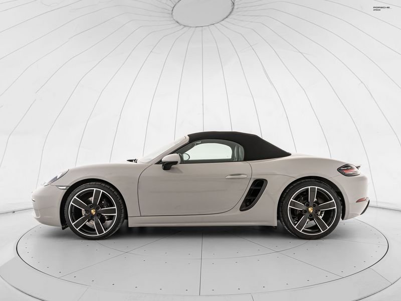 https://cdn-dk.caraffinity.it/dealer/datafiles/vehicle/images/800/1334/2paXNCbxnFmZl8E2.jpeg?opacity=0&size=100&position=BOTTOM_CENTER&border=0&watermark=%2Fdealer%2Fdatafiles%2Fvehicle%2Fimages%2Fwatermark%2F1334%2F0cdce9f1-3b9c-4b85-88e2-fd43543cd032.png
