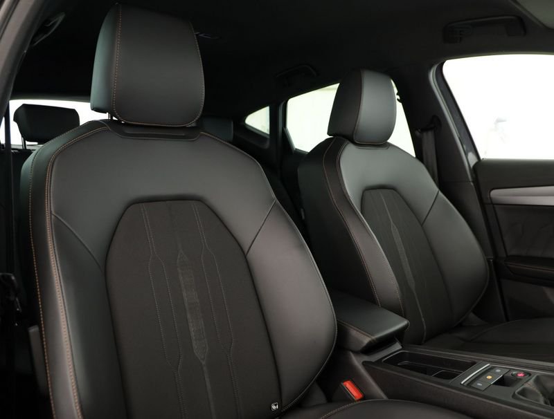 https://cdn-dk.caraffinity.it/dealer/datafiles/vehicle/images/800/1334/4G2r1GEHXTRo7rkf.jpeg?opacity=0&size=100&position=BOTTOM_CENTER&border=0&watermark=%2Fdealer%2Fdatafiles%2Fvehicle%2Fimages%2Fwatermark%2F1334%2F0cdce9f1-3b9c-4b85-88e2-fd43543cd032.png