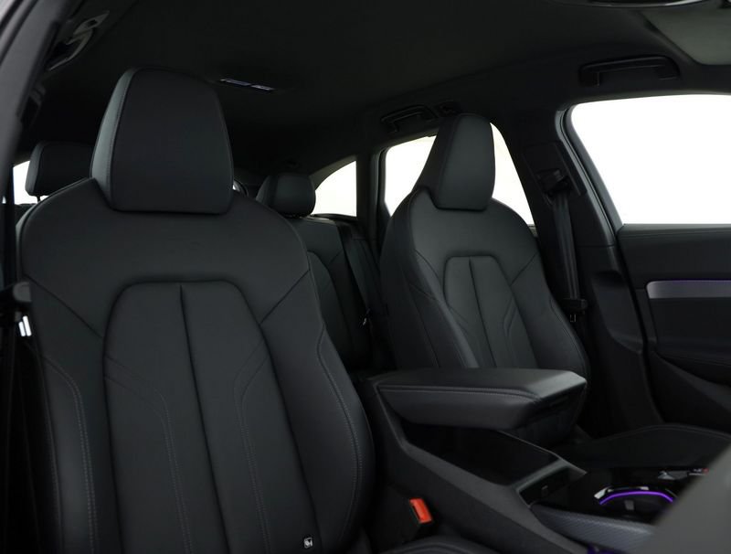 https://cdn-dk.caraffinity.it/dealer/datafiles/vehicle/images/800/1334/4RjFYhJDu9cEogw8.jpeg?opacity=0&size=100&position=BOTTOM_CENTER&border=0&watermark=%2Fdealer%2Fdatafiles%2Fvehicle%2Fimages%2Fwatermark%2F1334%2F0cdce9f1-3b9c-4b85-88e2-fd43543cd032.png