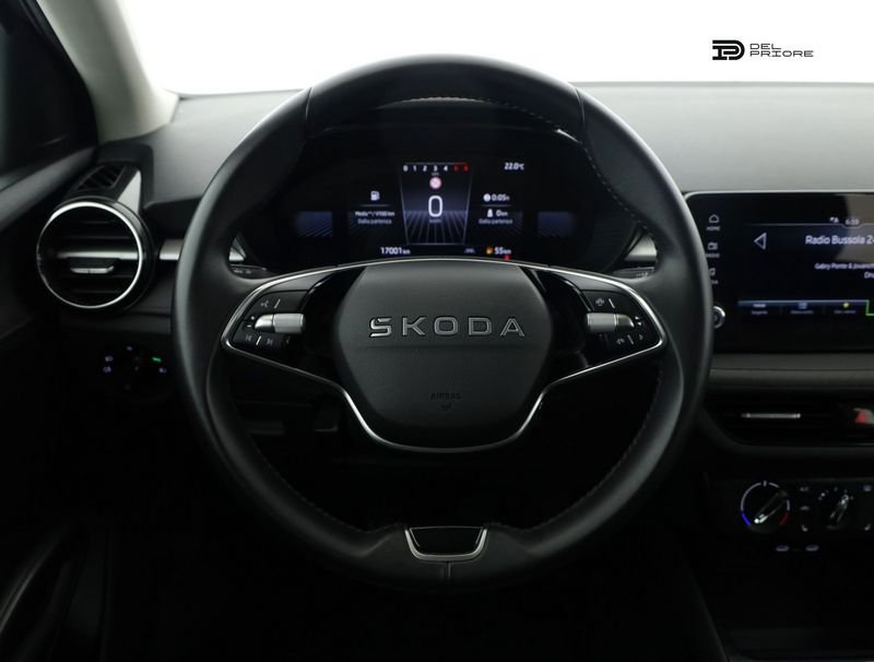 https://cdn-dk.caraffinity.it/dealer/datafiles/vehicle/images/800/1334/4zJoQv9mm3OcUPnm.jpeg?opacity=0&size=100&position=BOTTOM_CENTER&border=0&watermark=%2Fdealer%2Fdatafiles%2Fvehicle%2Fimages%2Fwatermark%2F1334%2F0cdce9f1-3b9c-4b85-88e2-fd43543cd032.png