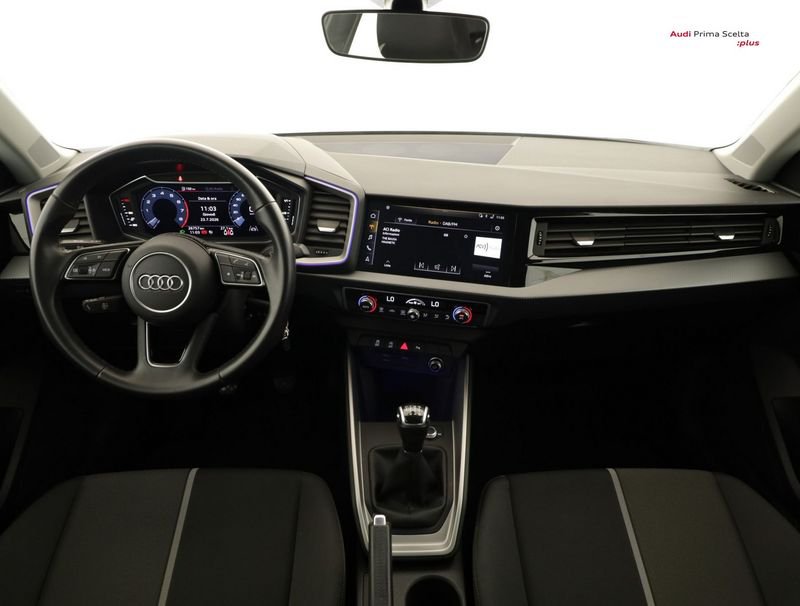https://cdn-dk.caraffinity.it/dealer/datafiles/vehicle/images/800/1334/6YW6EEtGbdl7kYm9.jpeg?opacity=0&size=100&position=BOTTOM_CENTER&border=0&watermark=%2Fdealer%2Fdatafiles%2Fvehicle%2Fimages%2Fwatermark%2F1334%2F0cdce9f1-3b9c-4b85-88e2-fd43543cd032.png