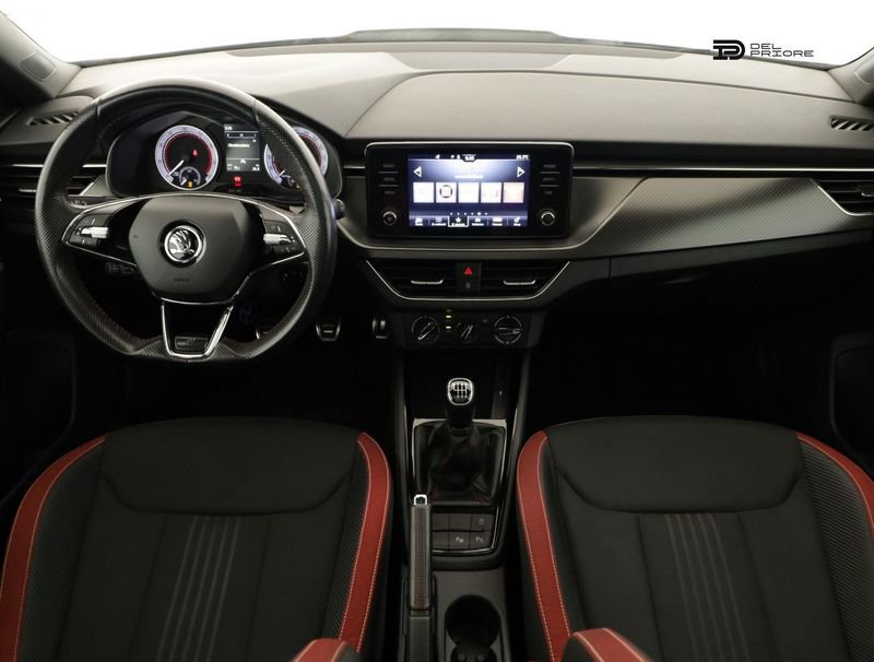https://cdn-dk.caraffinity.it/dealer/datafiles/vehicle/images/800/1334/Dsa1GrKOWUM9TYD8.jpeg?opacity=0&size=100&position=BOTTOM_CENTER&border=0&watermark=%2Fdealer%2Fdatafiles%2Fvehicle%2Fimages%2Fwatermark%2F1334%2F0cdce9f1-3b9c-4b85-88e2-fd43543cd032.png