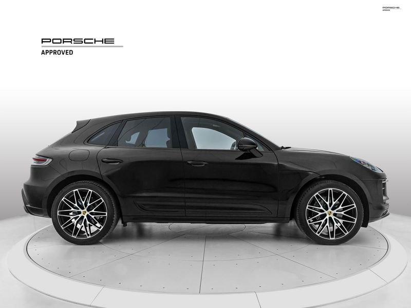 https://cdn-dk.caraffinity.it/dealer/datafiles/vehicle/images/800/1334/HhmxTuXCN21U2HNW.jpeg?opacity=0&size=100&position=BOTTOM_CENTER&border=0&watermark=%2Fdealer%2Fdatafiles%2Fvehicle%2Fimages%2Fwatermark%2F1334%2F0cdce9f1-3b9c-4b85-88e2-fd43543cd032.png