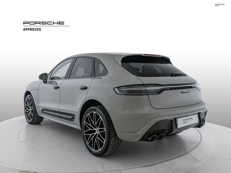 https://cdn-dk.caraffinity.it/dealer/datafiles/vehicle/images/800/1334/NHPkcBDrEtrvDQXG.jpeg?opacity=0&size=100&position=BOTTOM_CENTER&border=0&watermark=%2Fdealer%2Fdatafiles%2Fvehicle%2Fimages%2Fwatermark%2F1334%2F0cdce9f1-3b9c-4b85-88e2-fd43543cd032.png