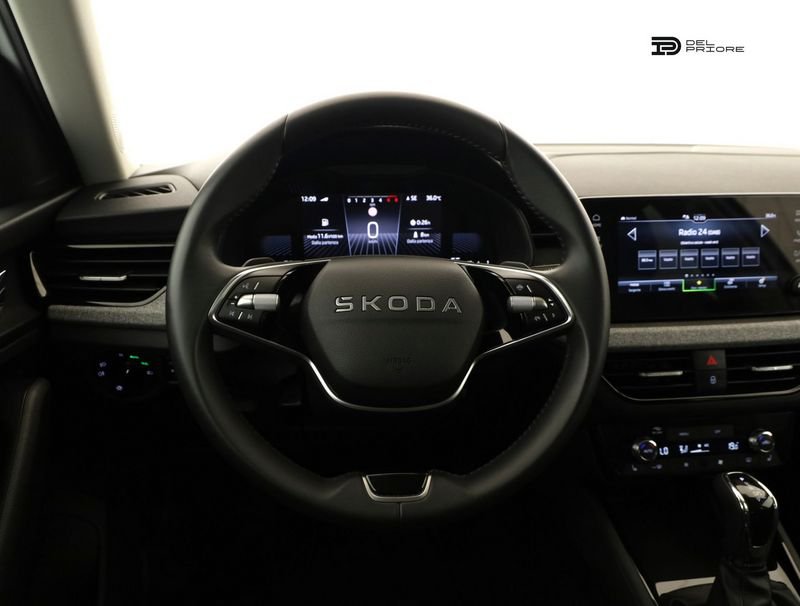 https://cdn-dk.caraffinity.it/dealer/datafiles/vehicle/images/800/1334/Qi82kKO8DbUTEVkR.jpeg?opacity=0&size=100&position=BOTTOM_CENTER&border=0&watermark=%2Fdealer%2Fdatafiles%2Fvehicle%2Fimages%2Fwatermark%2F1334%2F0cdce9f1-3b9c-4b85-88e2-fd43543cd032.png