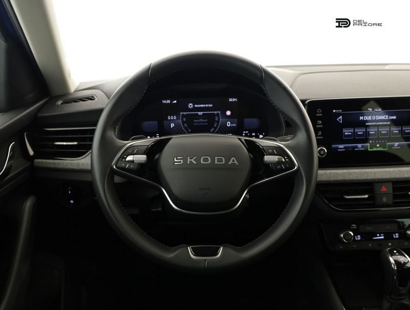 https://cdn-dk.caraffinity.it/dealer/datafiles/vehicle/images/800/1334/XSkEmlg093yvbXWq.jpeg?opacity=0&size=100&position=BOTTOM_CENTER&border=0&watermark=%2Fdealer%2Fdatafiles%2Fvehicle%2Fimages%2Fwatermark%2F1334%2F0cdce9f1-3b9c-4b85-88e2-fd43543cd032.png