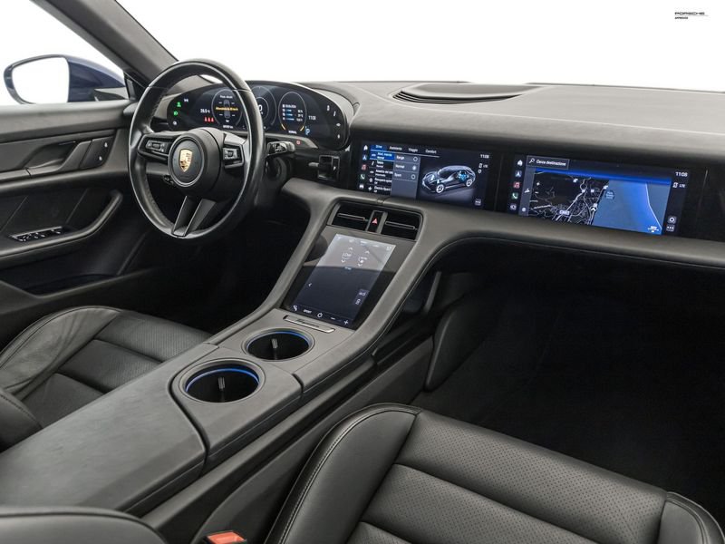 https://cdn-dk.caraffinity.it/dealer/datafiles/vehicle/images/800/1334/XgWMkkZIwhUKVnA7.jpeg?opacity=0&size=100&position=BOTTOM_CENTER&border=0&watermark=%2Fdealer%2Fdatafiles%2Fvehicle%2Fimages%2Fwatermark%2F1334%2F0cdce9f1-3b9c-4b85-88e2-fd43543cd032.png