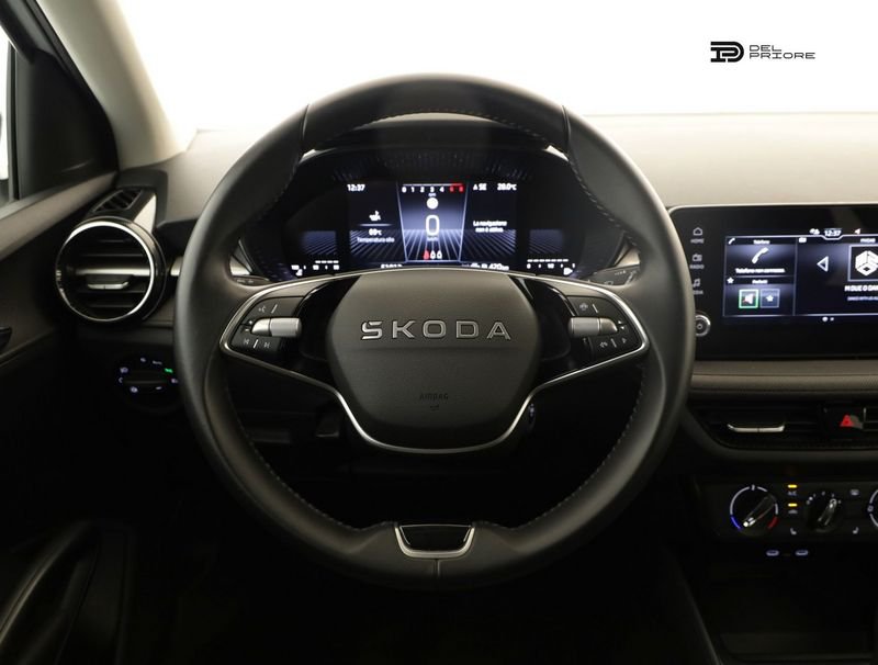 https://cdn-dk.caraffinity.it/dealer/datafiles/vehicle/images/800/1334/f4pBFy7uE64f44W7.jpeg?opacity=0&size=100&position=BOTTOM_CENTER&border=0&watermark=%2Fdealer%2Fdatafiles%2Fvehicle%2Fimages%2Fwatermark%2F1334%2F0cdce9f1-3b9c-4b85-88e2-fd43543cd032.png