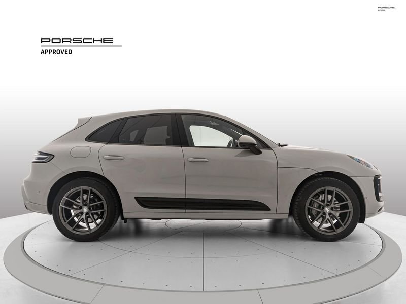 https://cdn-dk.caraffinity.it/dealer/datafiles/vehicle/images/800/1334/jxZkdpKgbGdnzGly.jpeg?opacity=0&size=100&position=BOTTOM_CENTER&border=0&watermark=%2Fdealer%2Fdatafiles%2Fvehicle%2Fimages%2Fwatermark%2F1334%2F0cdce9f1-3b9c-4b85-88e2-fd43543cd032.png