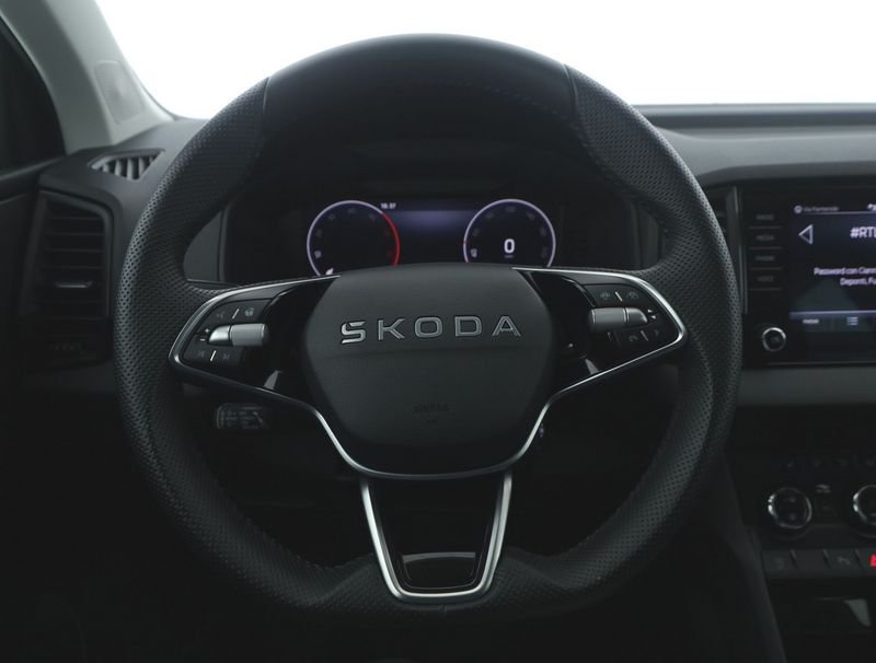 https://cdn-dk.caraffinity.it/dealer/datafiles/vehicle/images/800/1334/kh1eXTTWBu0pvDaU.jpeg?opacity=0&size=100&position=BOTTOM_CENTER&border=0&watermark=%2Fdealer%2Fdatafiles%2Fvehicle%2Fimages%2Fwatermark%2F1334%2F0cdce9f1-3b9c-4b85-88e2-fd43543cd032.png