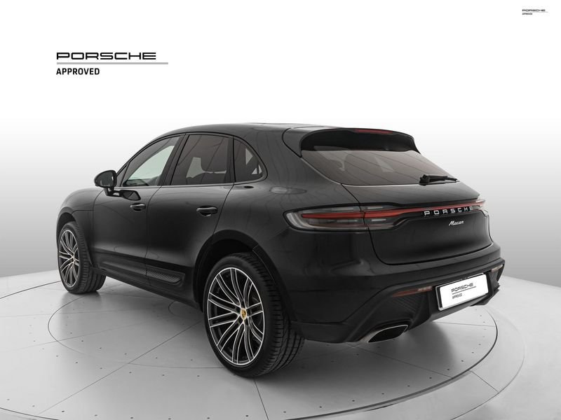 https://cdn-dk.caraffinity.it/dealer/datafiles/vehicle/images/800/1334/kiMxIxuLuJAde3dX.jpeg?opacity=0&size=100&position=BOTTOM_CENTER&border=0&watermark=%2Fdealer%2Fdatafiles%2Fvehicle%2Fimages%2Fwatermark%2F1334%2F0cdce9f1-3b9c-4b85-88e2-fd43543cd032.png