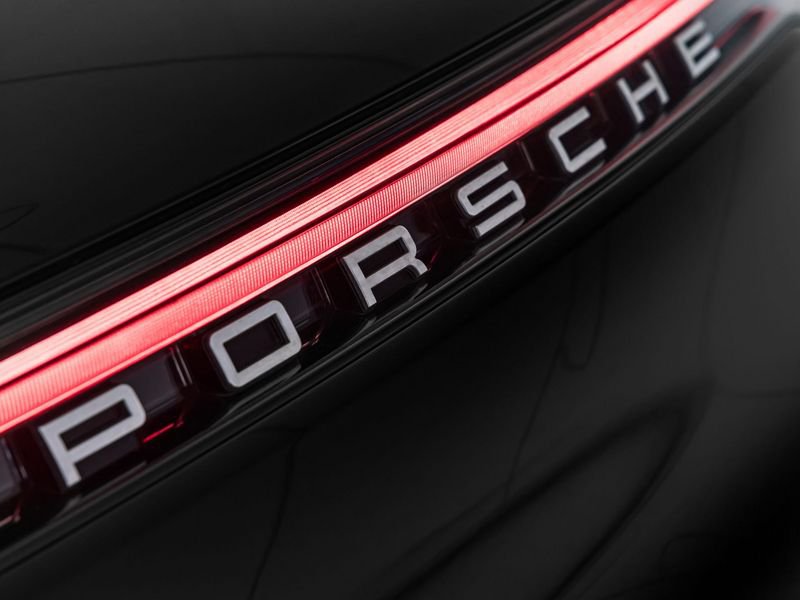 https://cdn-dk.caraffinity.it/dealer/datafiles/vehicle/images/800/1334/laGFrMIvdktC3ROA.jpeg?opacity=0&size=100&position=BOTTOM_CENTER&border=0&watermark=%2Fdealer%2Fdatafiles%2Fvehicle%2Fimages%2Fwatermark%2F1334%2F0cdce9f1-3b9c-4b85-88e2-fd43543cd032.png