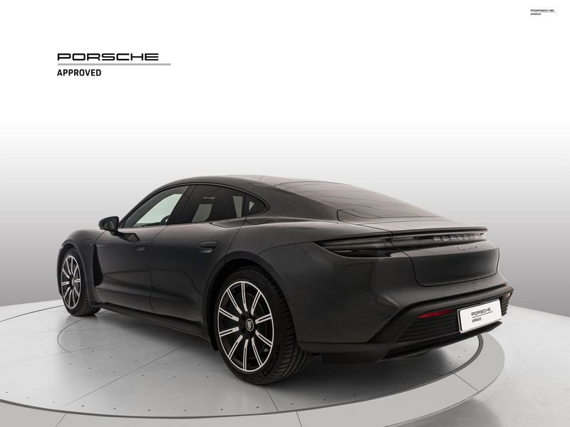 https://cdn-dk.caraffinity.it/dealer/datafiles/vehicle/images/800/1334/ubYSfoPc7ZUSvKIZ.jpeg?opacity=0&size=100&position=BOTTOM_CENTER&border=0&watermark=%2Fdealer%2Fdatafiles%2Fvehicle%2Fimages%2Fwatermark%2F1334%2F0cdce9f1-3b9c-4b85-88e2-fd43543cd032.png