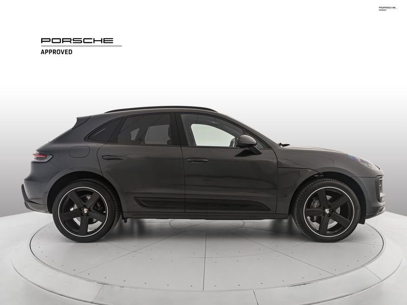 https://cdn-dk.caraffinity.it/dealer/datafiles/vehicle/images/800/1334/yqJoeyfu8f9w5UVA.jpeg?opacity=0&size=100&position=BOTTOM_CENTER&border=0&watermark=%2Fdealer%2Fdatafiles%2Fvehicle%2Fimages%2Fwatermark%2F1334%2F0cdce9f1-3b9c-4b85-88e2-fd43543cd032.png