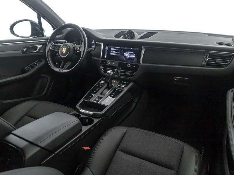 https://cdn-dk.caraffinity.it/dealer/datafiles/vehicle/images/800/1334/zndpwyGeX32fDTcq.jpeg?opacity=0&size=100&position=BOTTOM_CENTER&border=0&watermark=%2Fdealer%2Fdatafiles%2Fvehicle%2Fimages%2Fwatermark%2F1334%2F0cdce9f1-3b9c-4b85-88e2-fd43543cd032.png