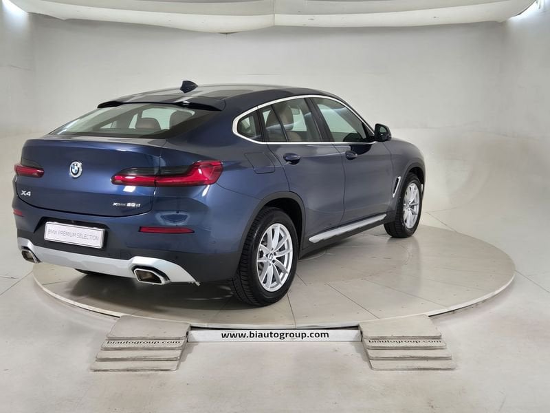 https://cdn-dk.caraffinity.it/dealer/datafiles/vehicle/images/800/1452/15UjpTJ8Un6d45qA.jpg