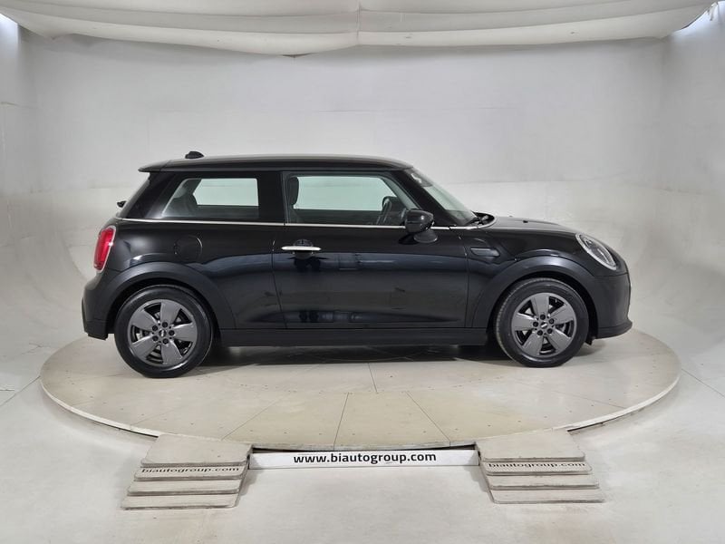 https://cdn-dk.caraffinity.it/dealer/datafiles/vehicle/images/800/1452/1f95qARWcIU3pSMR.jpg