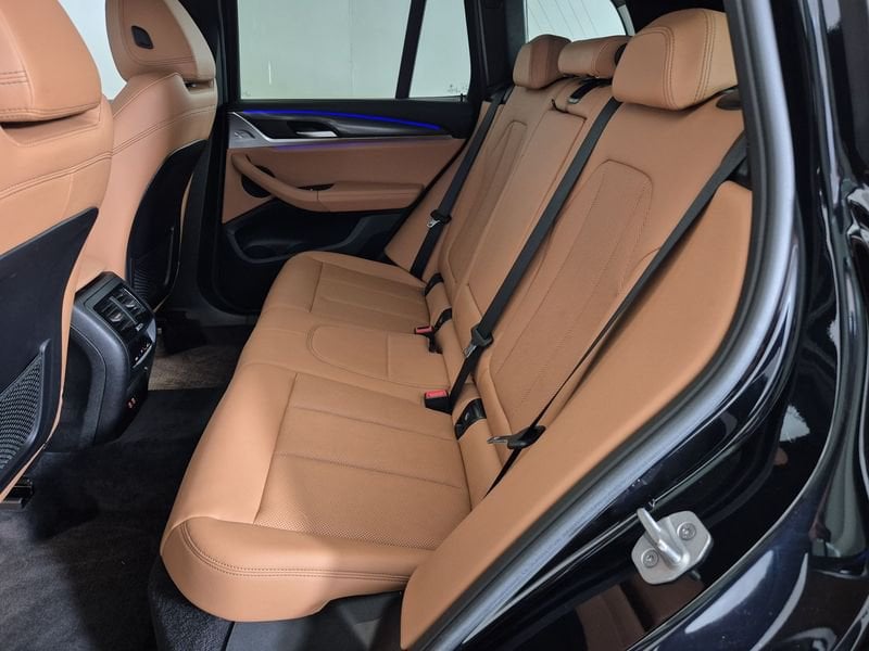 https://cdn-dk.caraffinity.it/dealer/datafiles/vehicle/images/800/1452/251KlUItGzaZ6FRw.jpg
