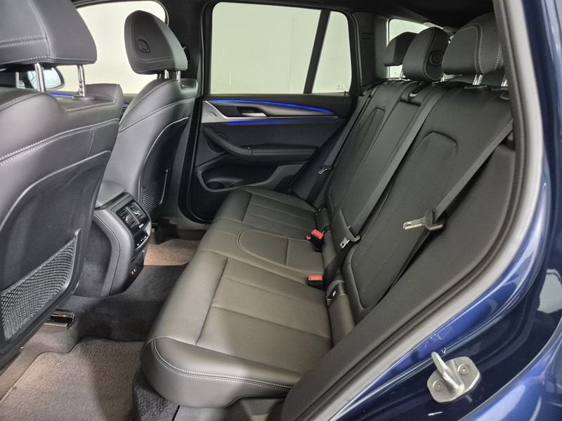 https://cdn-dk.caraffinity.it/dealer/datafiles/vehicle/images/800/1452/2LUPjWc30iB7e99Z.jpg