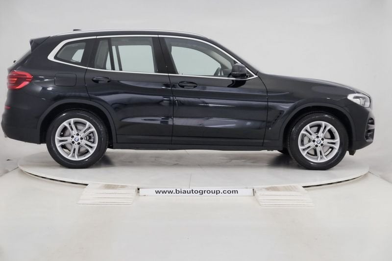 https://cdn-dk.caraffinity.it/dealer/datafiles/vehicle/images/800/1452/45Ebn6QiTXmwqSyZ.JPG