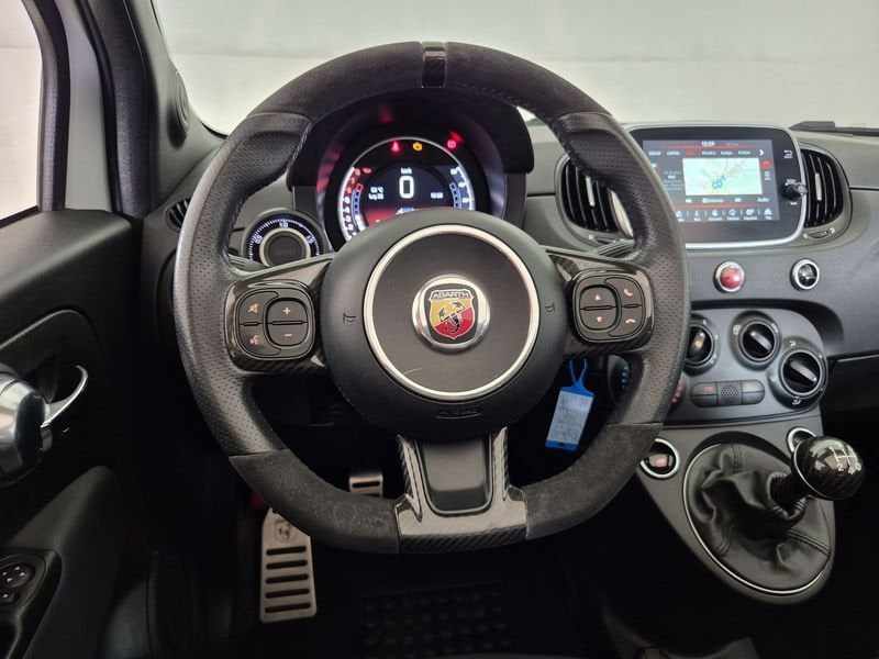 https://cdn-dk.caraffinity.it/dealer/datafiles/vehicle/images/800/1452/4jbVFlgtTloJt8g4.jpg