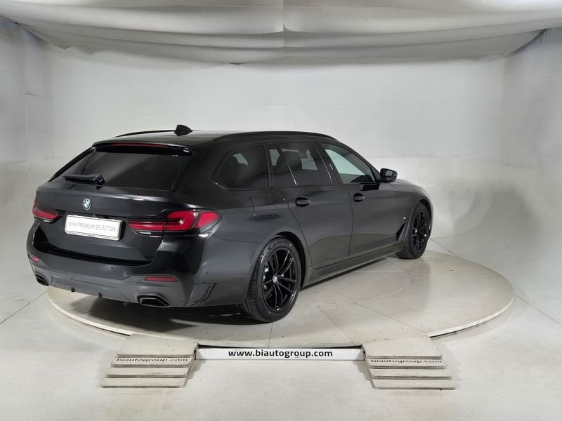 https://cdn-dk.caraffinity.it/dealer/datafiles/vehicle/images/800/1452/596evAAKuE5ZM6i4.jpg